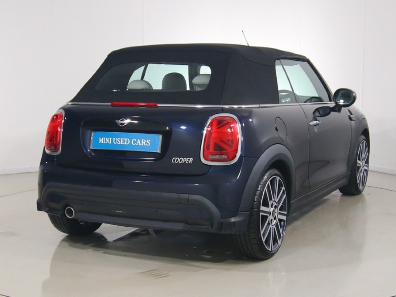2022 (72) MINI CONVERTIBLE 1.5 Cooper Exclusive 2dr Auto 5827365