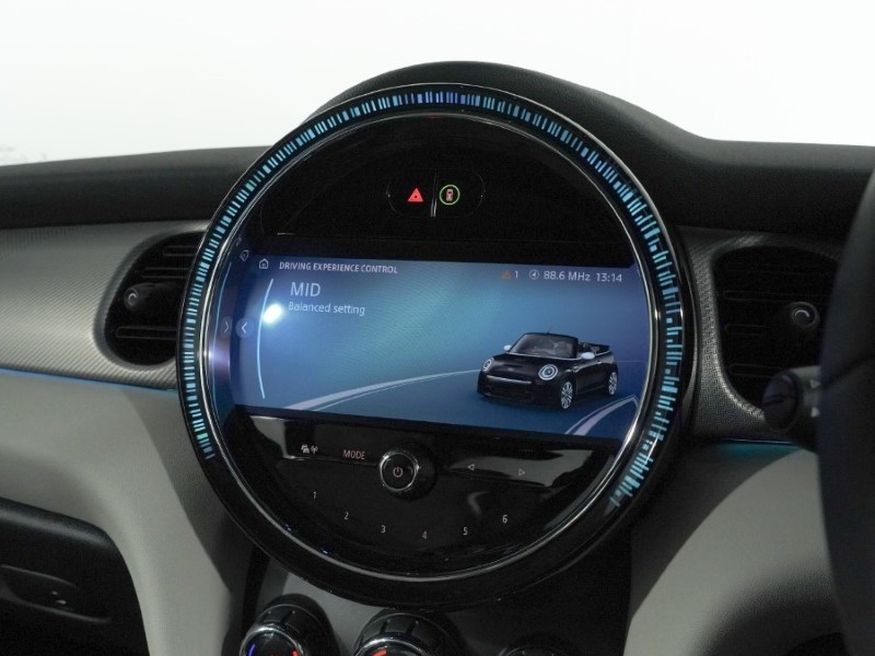 2022 (72) MINI CONVERTIBLE 1.5 Cooper Exclusive 2dr Auto 5827339
