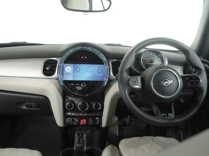 2022 (72) MINI CONVERTIBLE 1.5 Cooper Exclusive 2dr Auto 5827323