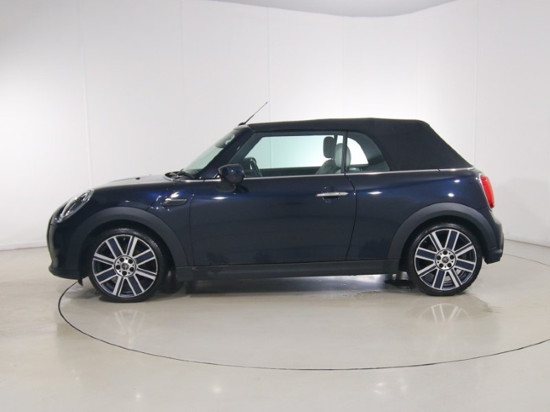 2022 (72) MINI CONVERTIBLE 1.5 Cooper Exclusive 2dr Auto 5827362
