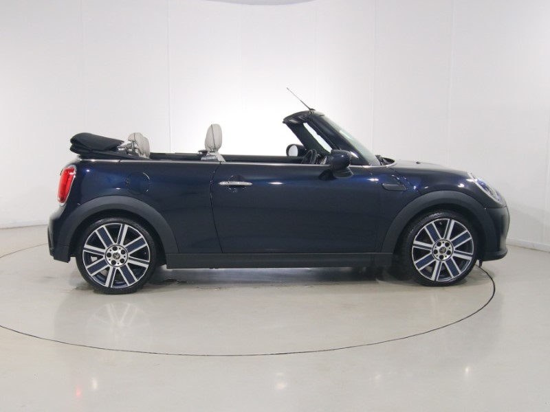 2022 (72) MINI CONVERTIBLE 1.5 Cooper Exclusive 2dr Auto 5827374
