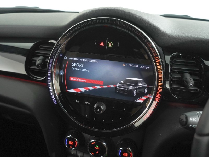 2024 (24) MINI HATCHBACK 1.5 Cooper Sport 5dr 5881656