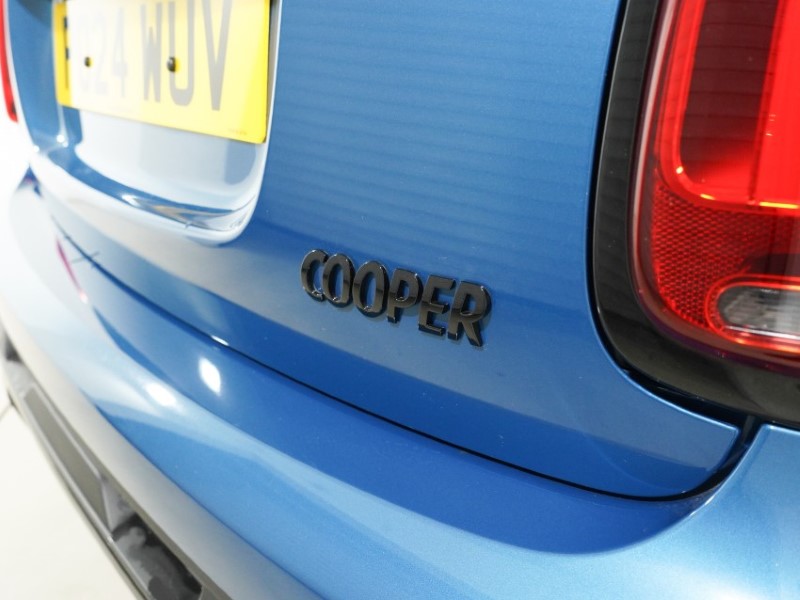 2024 (24) MINI HATCHBACK 1.5 Cooper Sport 5dr 5881617