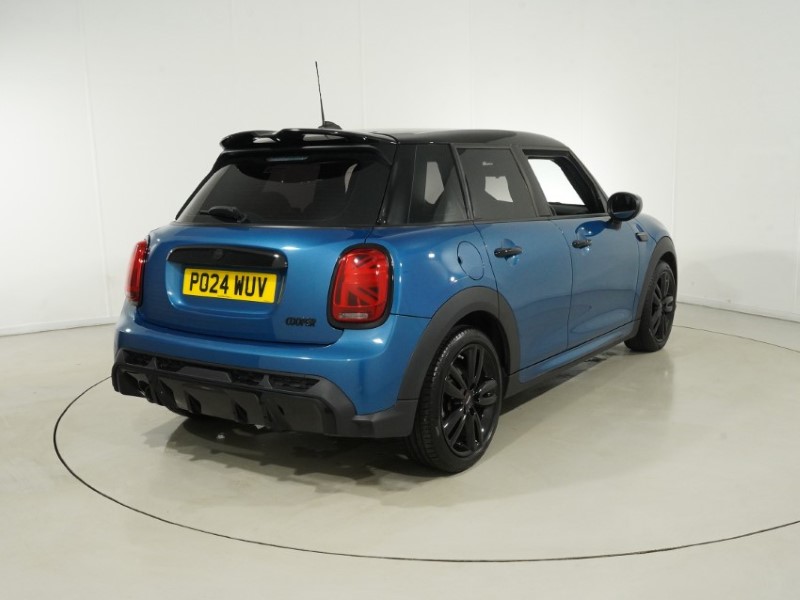 2024 (24) MINI HATCHBACK 1.5 Cooper Sport 5dr 5881613