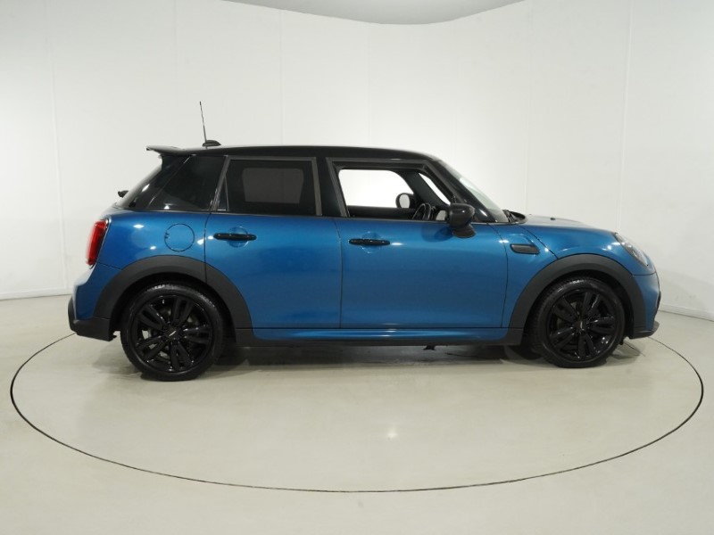 2024 (24) MINI HATCHBACK 1.5 Cooper Sport 5dr 5881614
