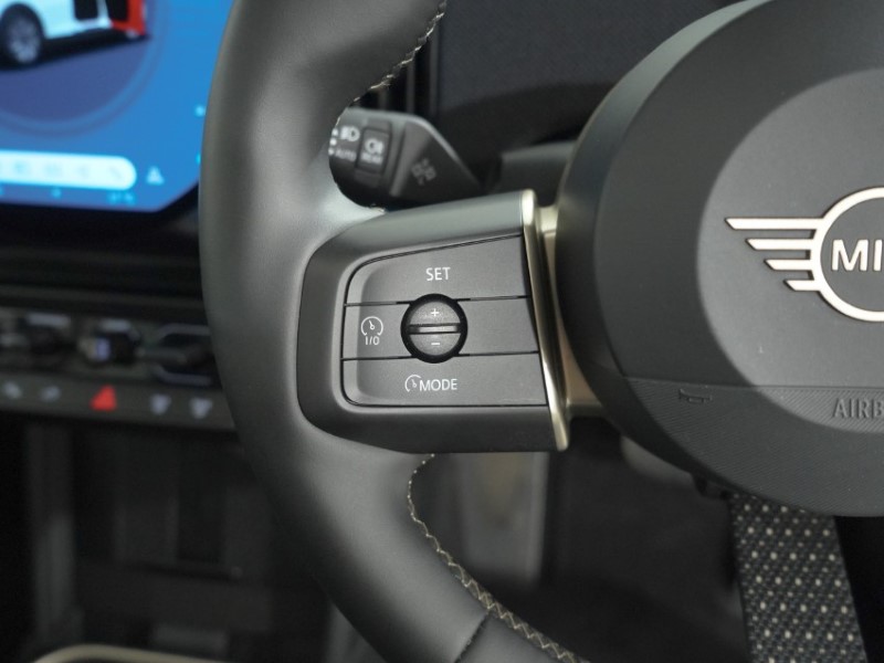2025 (75) MINI COOPER 1.5 C Classic 5dr Auto 5825587