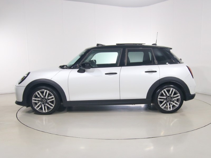 2025 (75) MINI COOPER 1.5 C Classic 5dr Auto 5825617