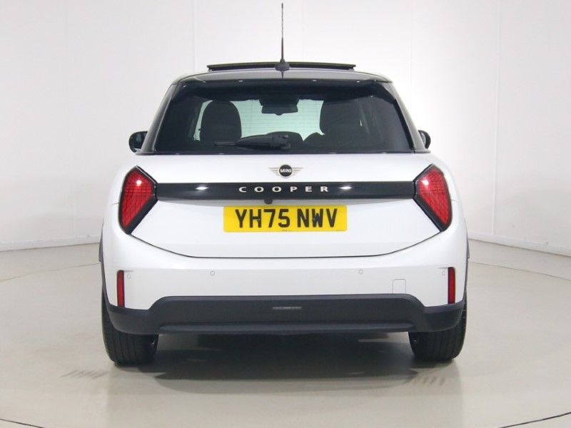 2025 (75) MINI COOPER 1.5 C Classic 5dr Auto 5825619