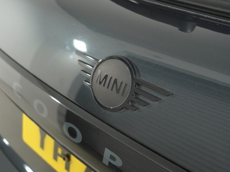 2025 (75) MINI COOPER 2.0 S Sport 5dr Auto 5860111