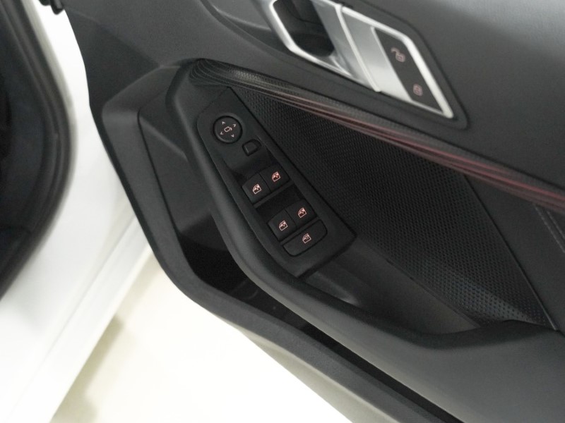 2020 (70) BMW 1 SERIES 118i Sport 5dr 5834700