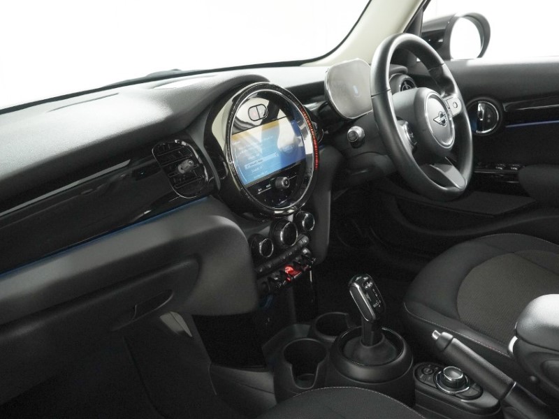 2024 (73) MINI HATCHBACK 1.5 Cooper Classic 5dr 5838022