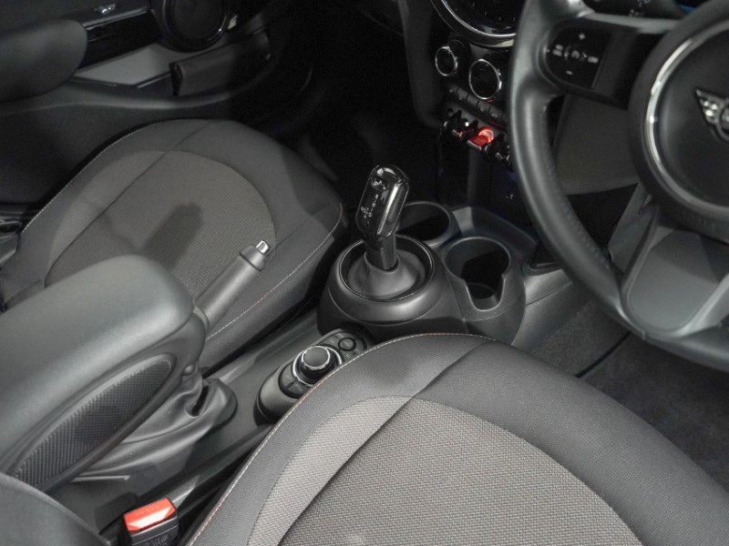 2024 (73) MINI HATCHBACK 1.5 Cooper Classic 5dr 5838042