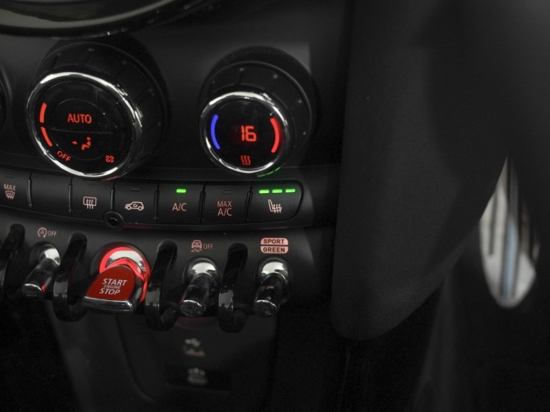 2024 (24) MINI CONVERTIBLE 2.0 John Cooper Works 2dr 5879131
