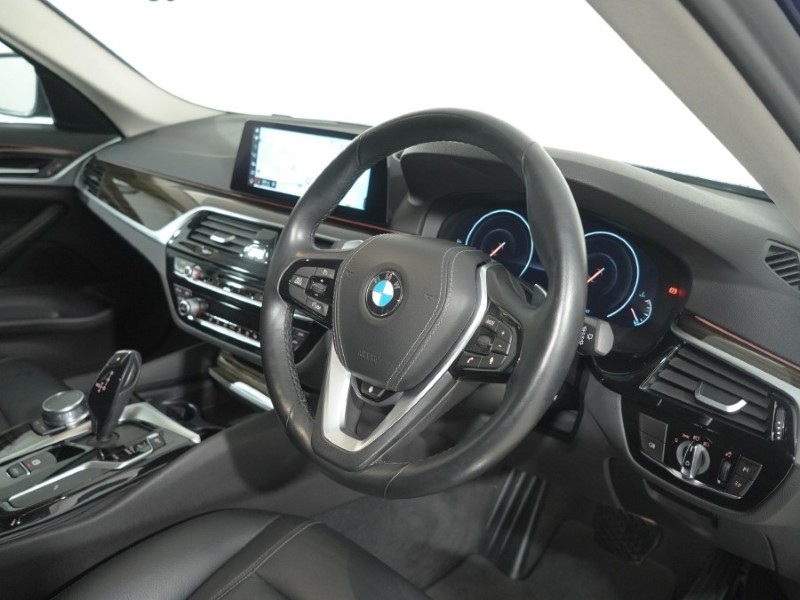 2018 (68) BMW 5 SERIES 520d SE 5dr Auto 5847441