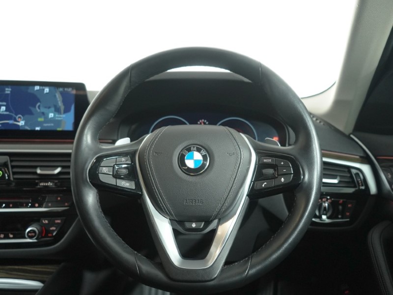 2018 (68) BMW 5 SERIES 520d SE 5dr Auto 5847436