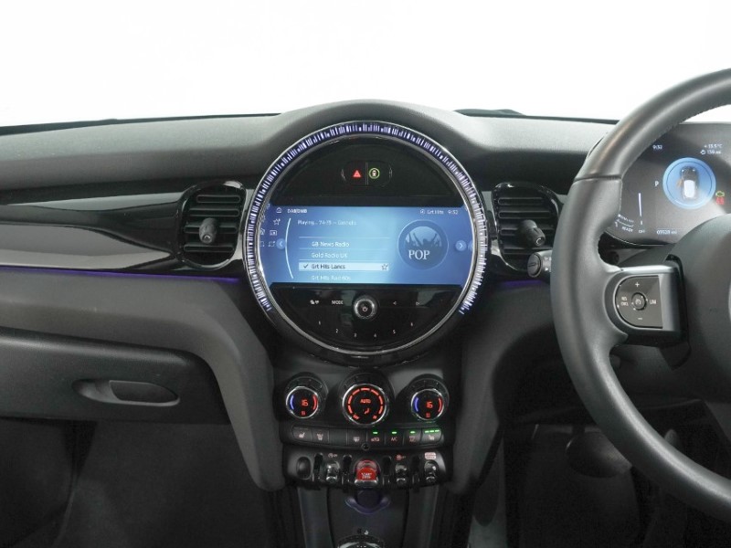 2024 (24) MINI HATCHBACK 1.5 Cooper Classic 3dr Auto 5841778