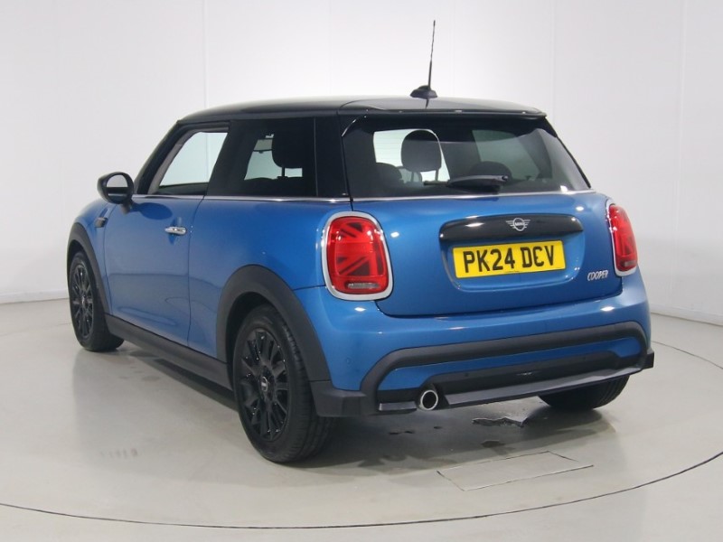 2024 (24) MINI HATCHBACK 1.5 Cooper Classic 3dr Auto 1