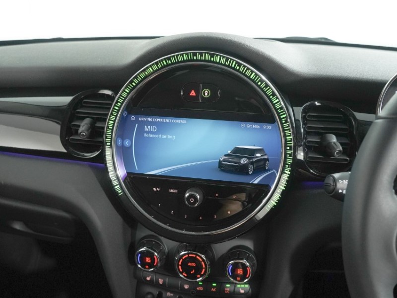 2024 (24) MINI HATCHBACK 1.5 Cooper Classic 3dr Auto 5841800