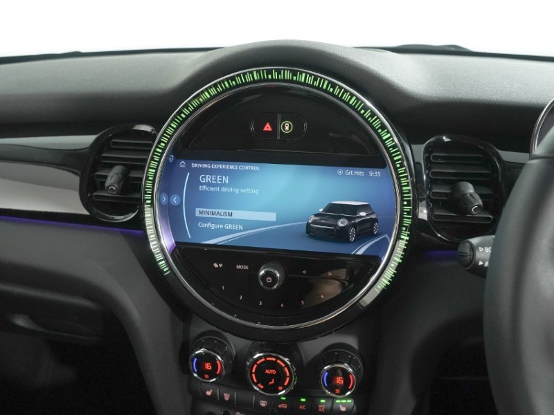 2024 (24) MINI HATCHBACK 1.5 Cooper Classic 3dr Auto 5841801