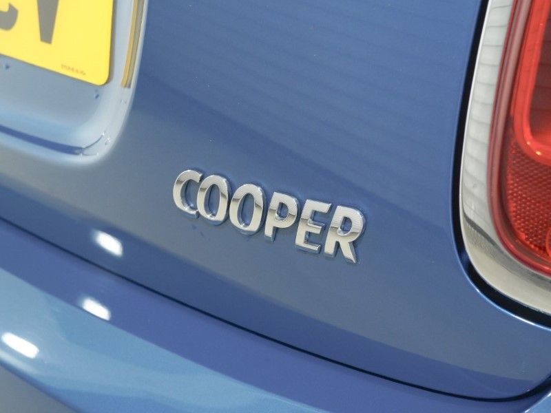 2024 (24) MINI HATCHBACK 1.5 Cooper Classic 3dr Auto 5841767