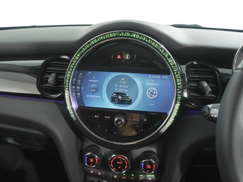 2024 (24) MINI HATCHBACK 1.5 Cooper Classic 3dr Auto 5841797