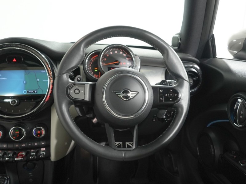 2022 (72) MINI HATCHBACK 2.0 Cooper S Exclusive 3dr Auto 5861348