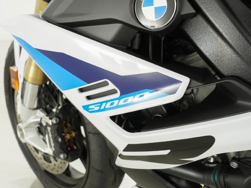 2026 (75) BMW Motorrad S1000 R Sport with M Pack (25MY)