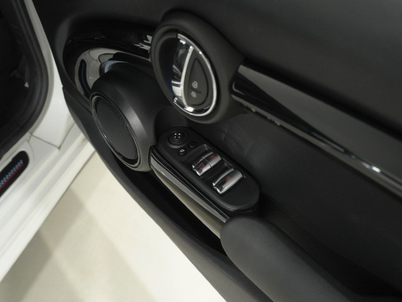 2024 (24) MINI CONVERTIBLE 1.5 Cooper Sport 2dr Auto 5890880