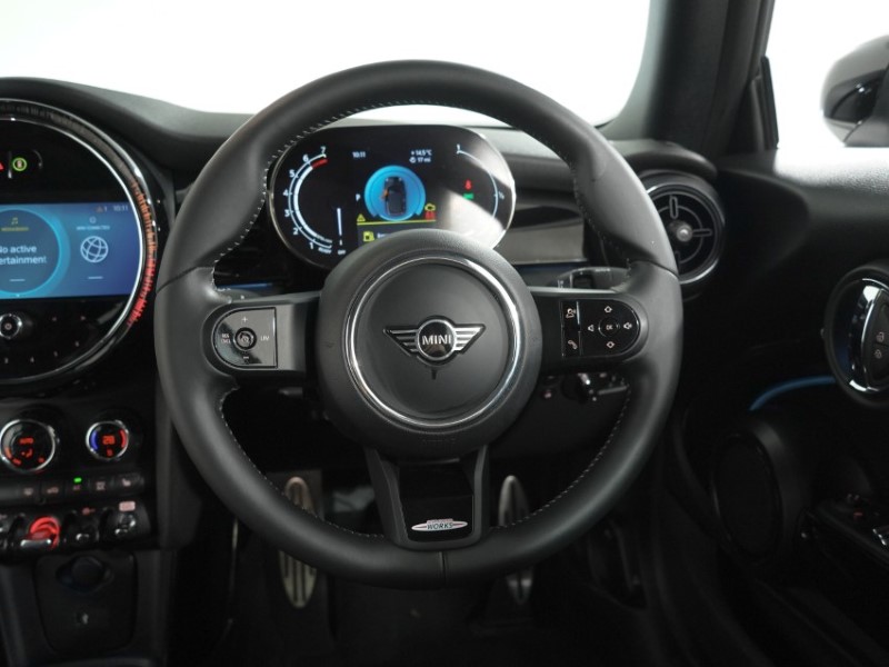 2024 (24) MINI CONVERTIBLE 1.5 Cooper Sport 2dr Auto 5890873