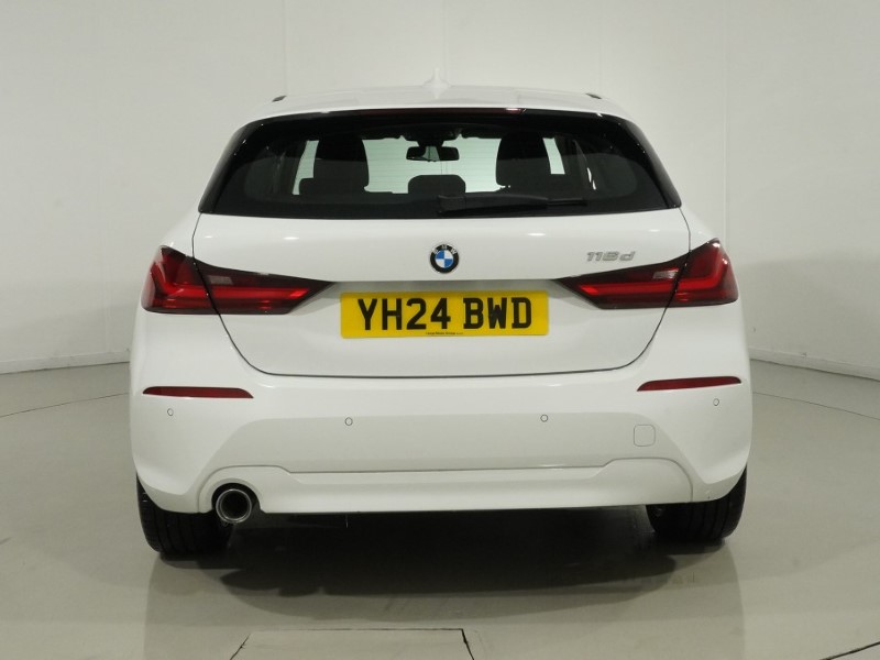 2024 (24) BMW 1 SERIES 116d SE 5dr Step Auto [Live Cockpit Professional] 5925038