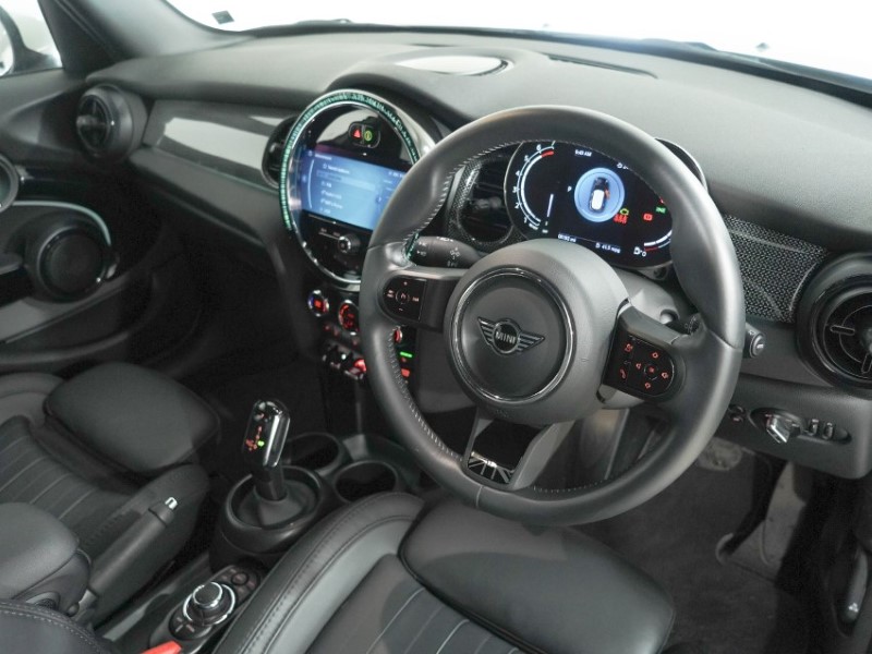 2024 (24) MINI HATCHBACK 1.5 Cooper Exclusive Premium 5dr Auto 5909181