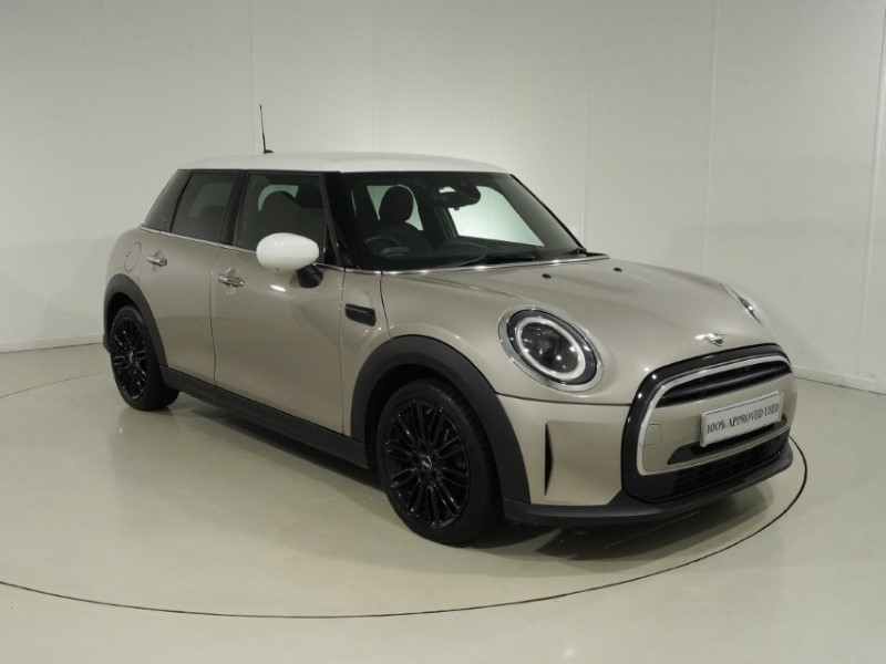 2024 (24) MINI HATCHBACK 1.5 Cooper Exclusive Premium 5dr Auto