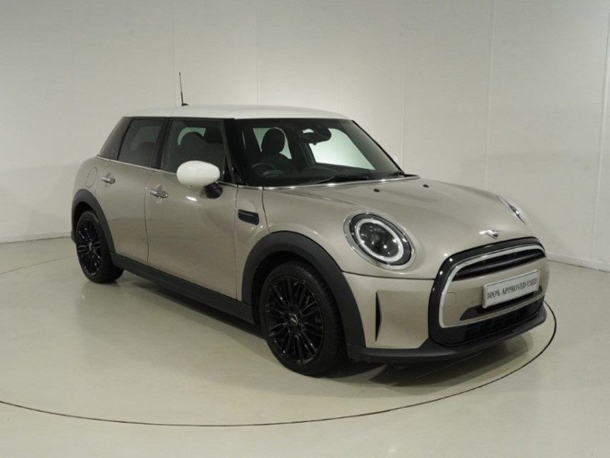 2024 (24) MINI HATCHBACK 1.5 Cooper Exclusive Premium 5dr Auto