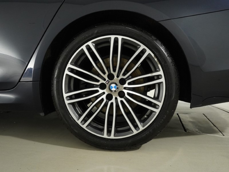 2019 (19) BMW 5 SERIES 520i M Sport 5dr Auto 5931053