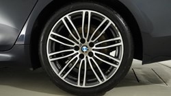 2019 (19) BMW 5 SERIES 520i M Sport 5dr Auto 5931053