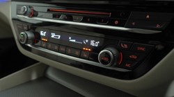 2019 (19) BMW 5 SERIES 520i M Sport 5dr Auto 5931076