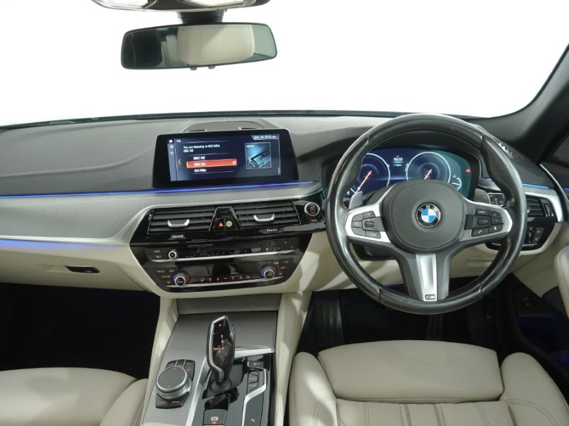 2019 (19) BMW 5 SERIES 520i M Sport 5dr Auto 5931043
