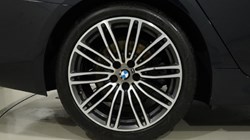 2019 (19) BMW 5 SERIES 520i M Sport 5dr Auto 5931054