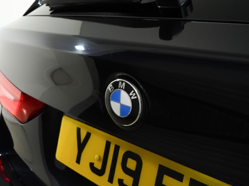 2019 (19) BMW 5 SERIES 520i M Sport 5dr Auto 5931030