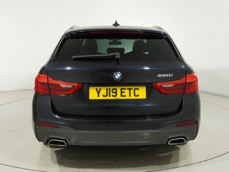 2019 (19) BMW 5 SERIES 520i M Sport 5dr Auto 5931092