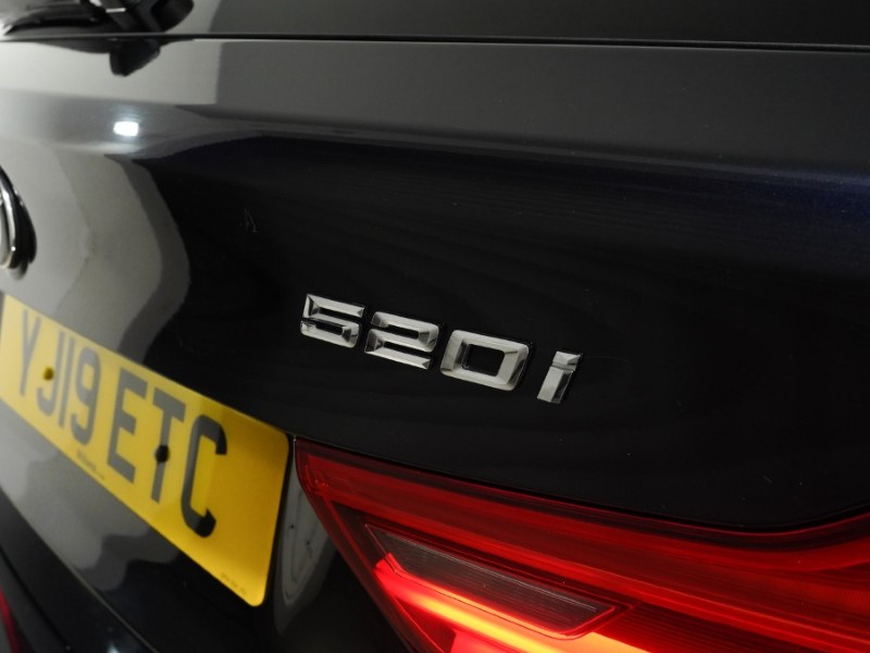 2019 (19) BMW 5 SERIES 520i M Sport 5dr Auto 5931029