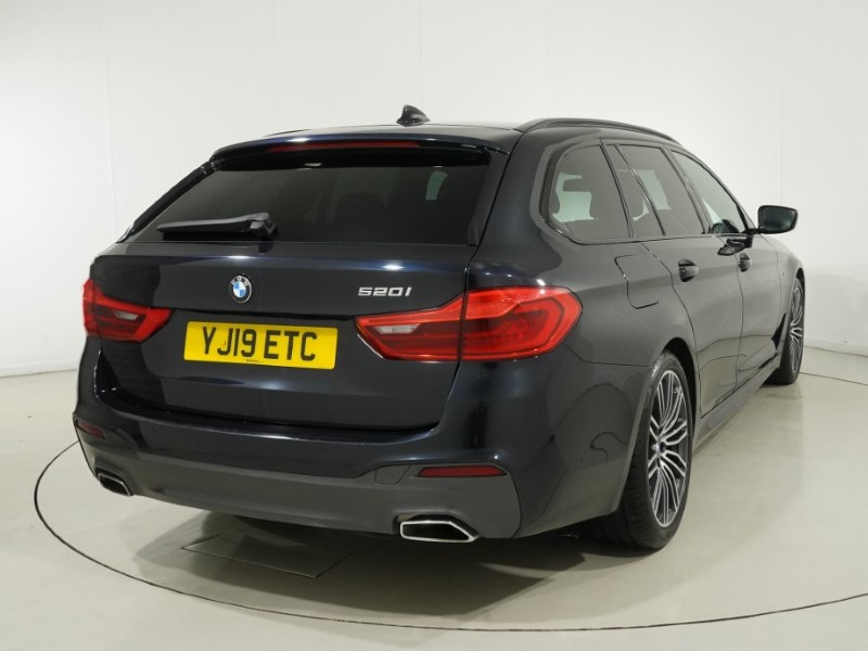 2019 (19) BMW 5 SERIES 520i M Sport 5dr Auto 5931093