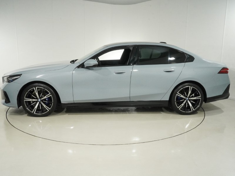 2026 (75) BMW 5 SERIES 520i M Sport 4dr Auto 5963267