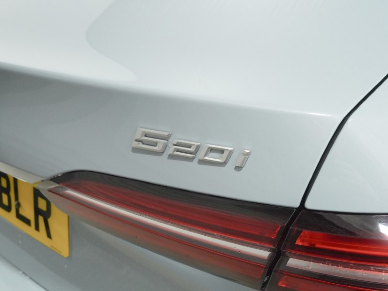 2026 (75) BMW 5 SERIES 520i M Sport 4dr Auto 5963274