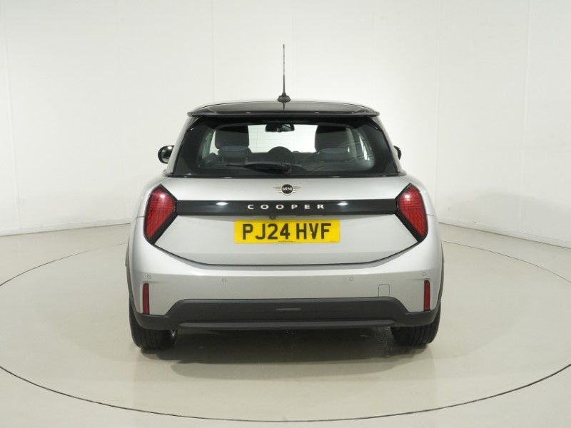 2024 (24) MINI COOPER 1.5 C Classic 3dr Auto 5975755
