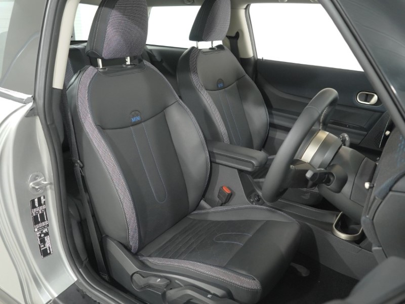 2024 (24) MINI COOPER 1.5 C Classic 3dr Auto 5975783