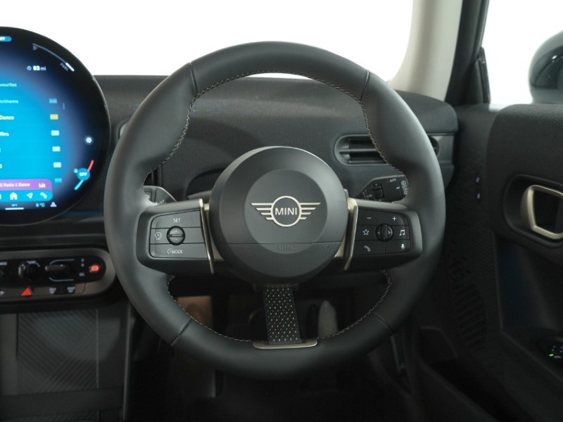2024 (24) MINI COOPER 1.5 C Classic 3dr Auto 5975770