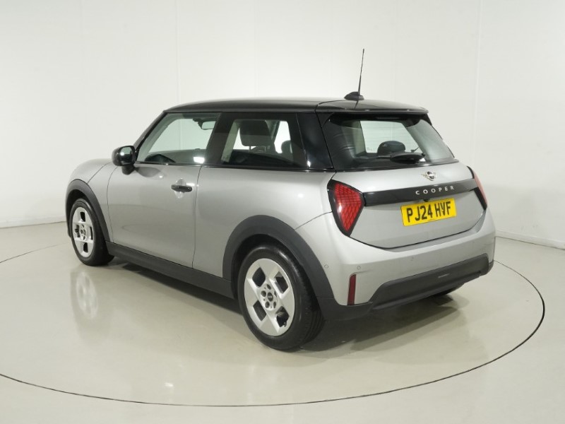 2024 (24) MINI COOPER 1.5 C Classic 3dr Auto – Video 1 of 1