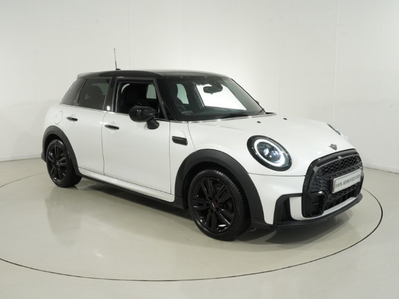 2024 (24) MINI HATCHBACK 1.5 Cooper Sport 5dr