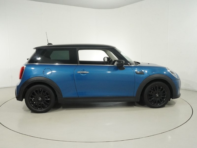 2023 (72) MINI HATCHBACK 1.5 Cooper Classic 3dr Auto 5954075